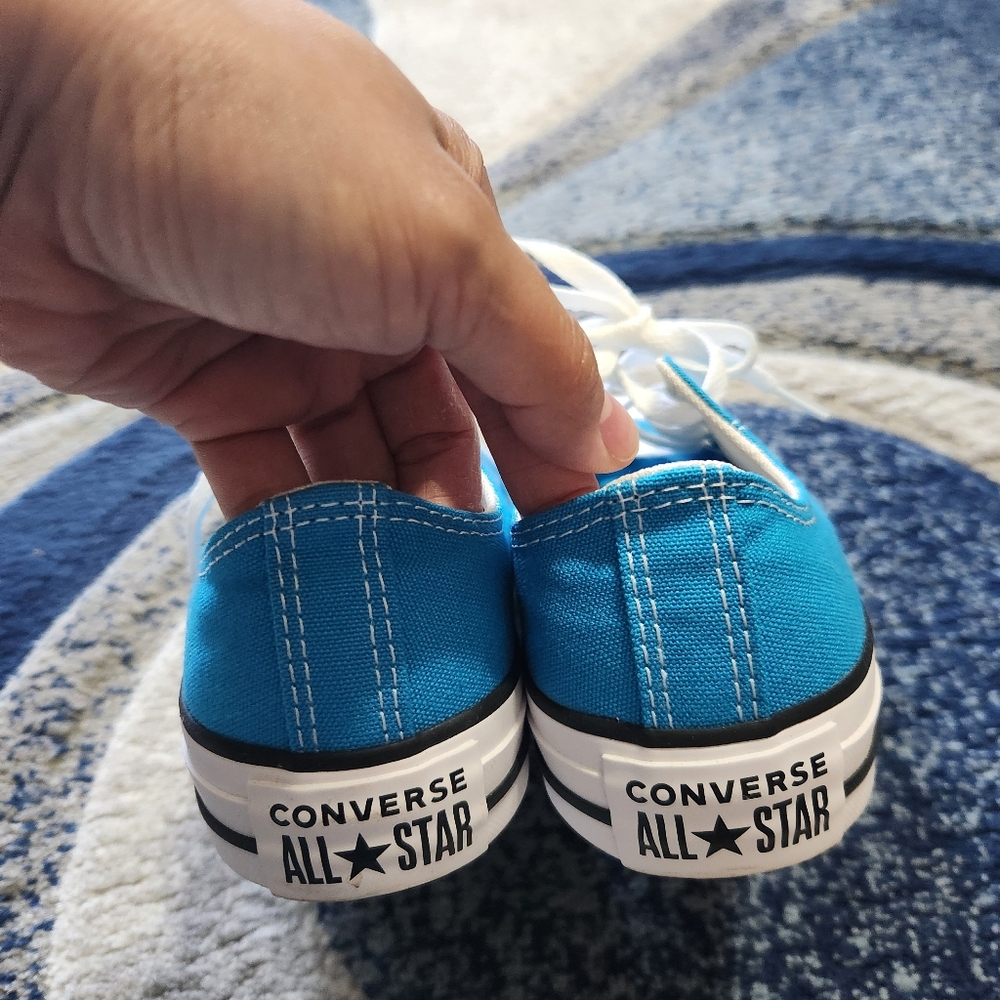 Converse - Picture 2 of 5